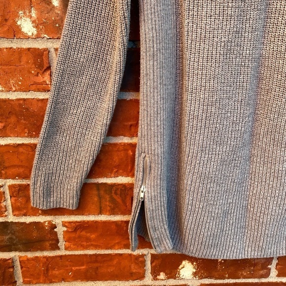 Torrid 0 Womens Gray Ribbed Zipper Hem Vneck Raglan Sleeve Sweater - Picture 3 of 8